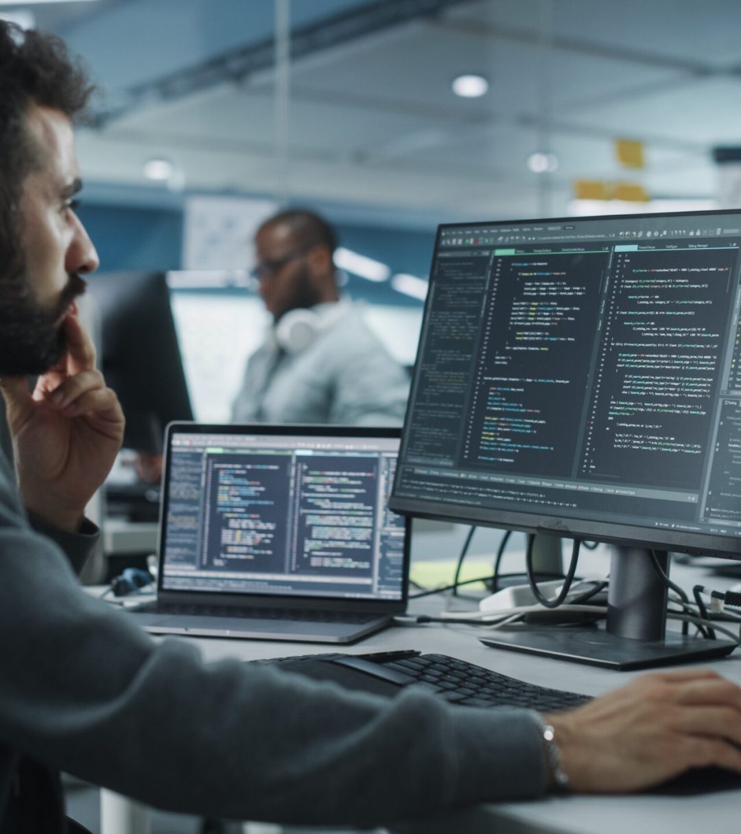 Diverse,Office:,Enthusiastic,White,It,Programmer,Working,On,Desktop,Computer.
